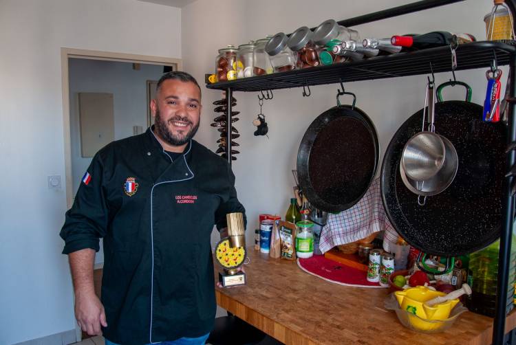 Le Villeurbannais Alexandre Cordoba a été sacré champion de France de paëlla 2025.